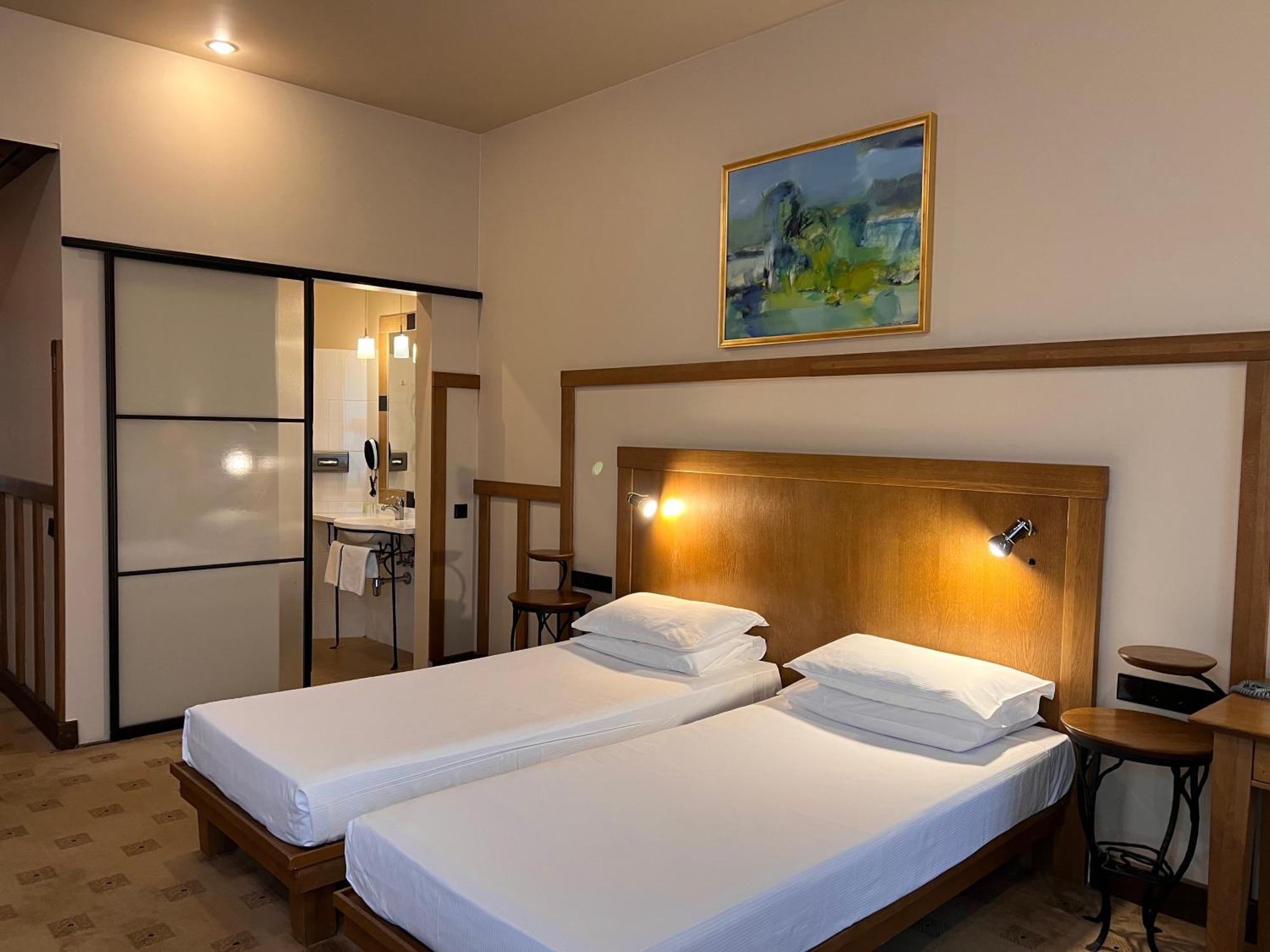 BEST WESTERN Santakos Hotel Kaunas Bagian luar foto